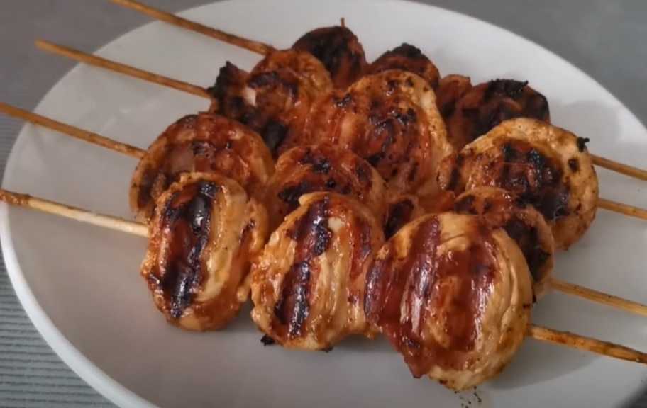 Recette : Brochettes de poulet enrobées de bacon
