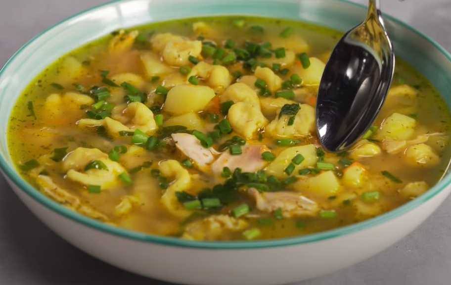 Recette : Soupe au poulet et aux quenelles
