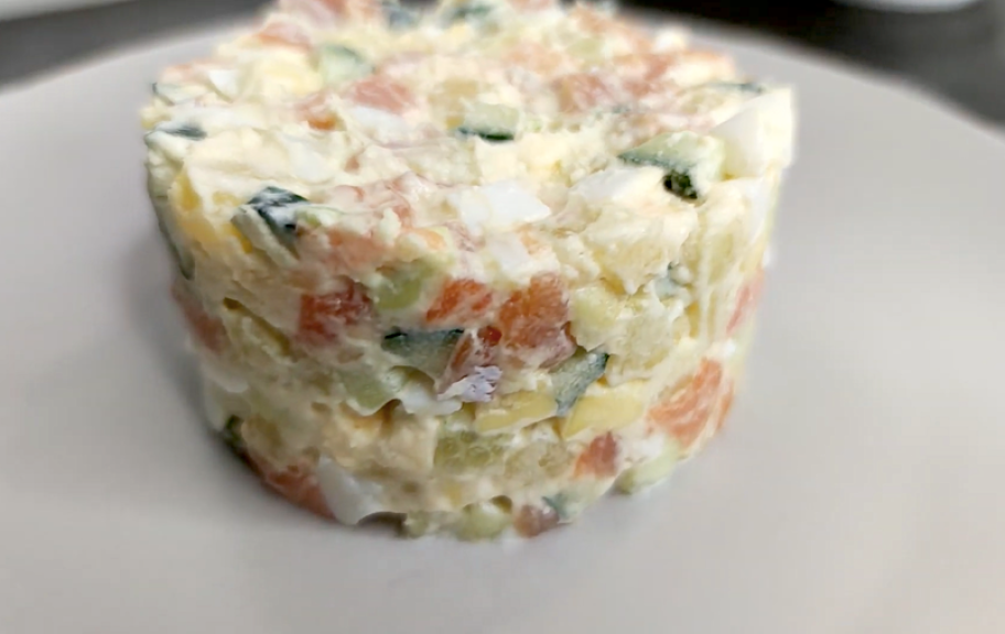 Recette : Salade Olivier au poisson rouge et à l'avocat