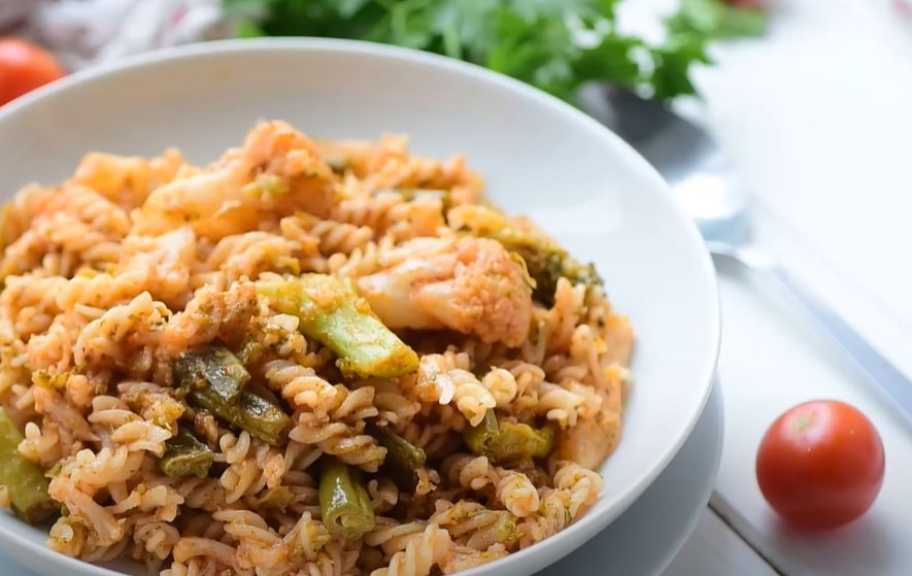 Recette : Pâtes simples à la sauce tomate