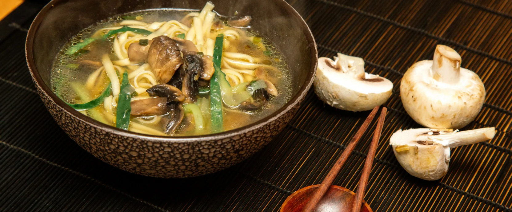 Soupe de nouilles chinoises aux légumes