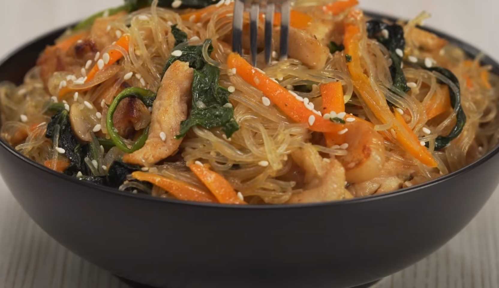 Image du plat : Funchose chaud avec viande et légumes