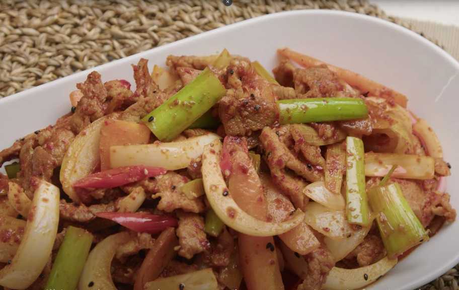 Recette : Jeyuk Bokkeum de porc épicé