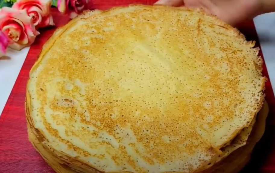 Recette : Crêpes fines au kéfir avec des trous
