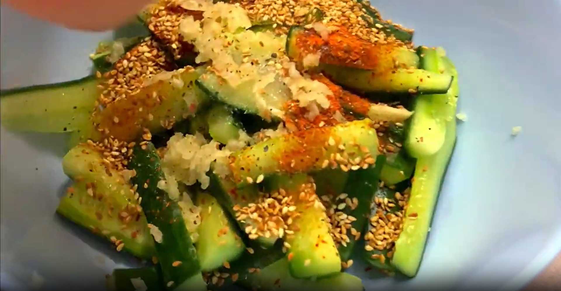 Salade du Nouvel An sans mayonnaise - Étape 4