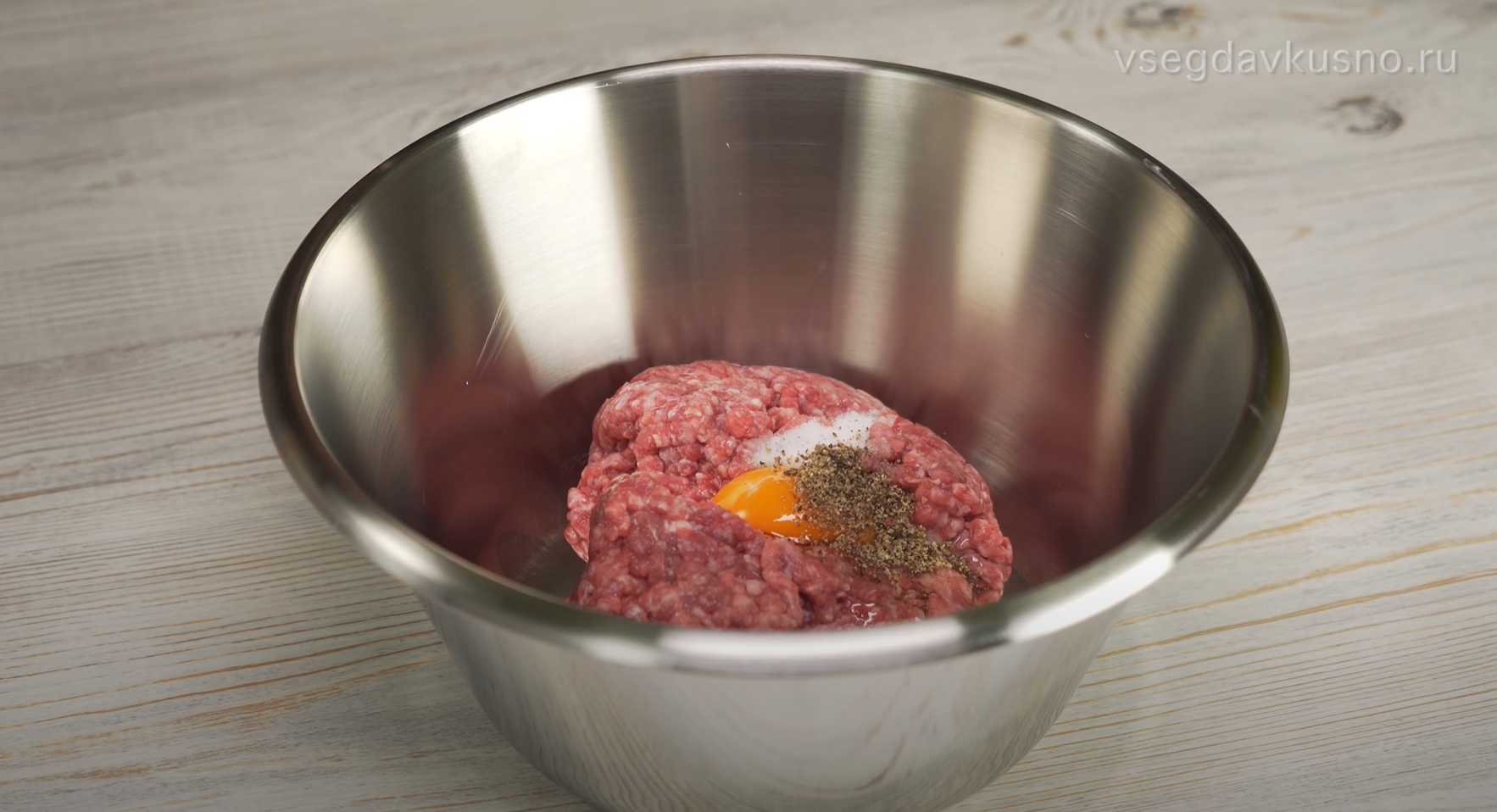 Boulettes de viande à l'asiatique avec nouilles - Étape 1