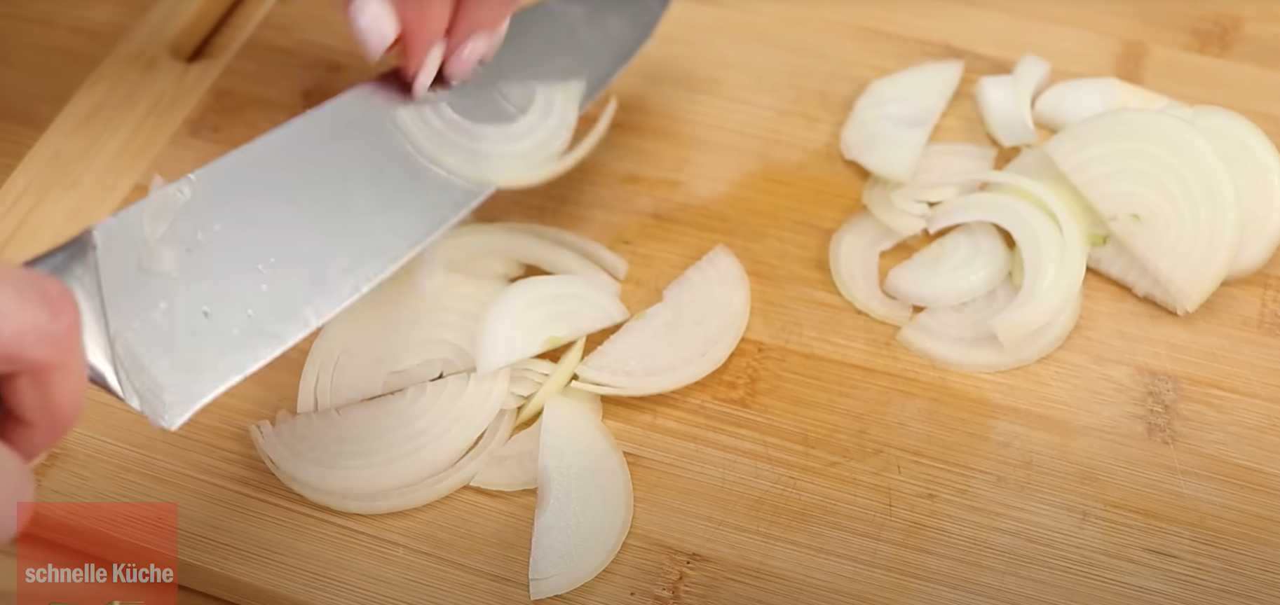 Cuisses de poulet à la poêle avec œufs et tomates - Étape 8