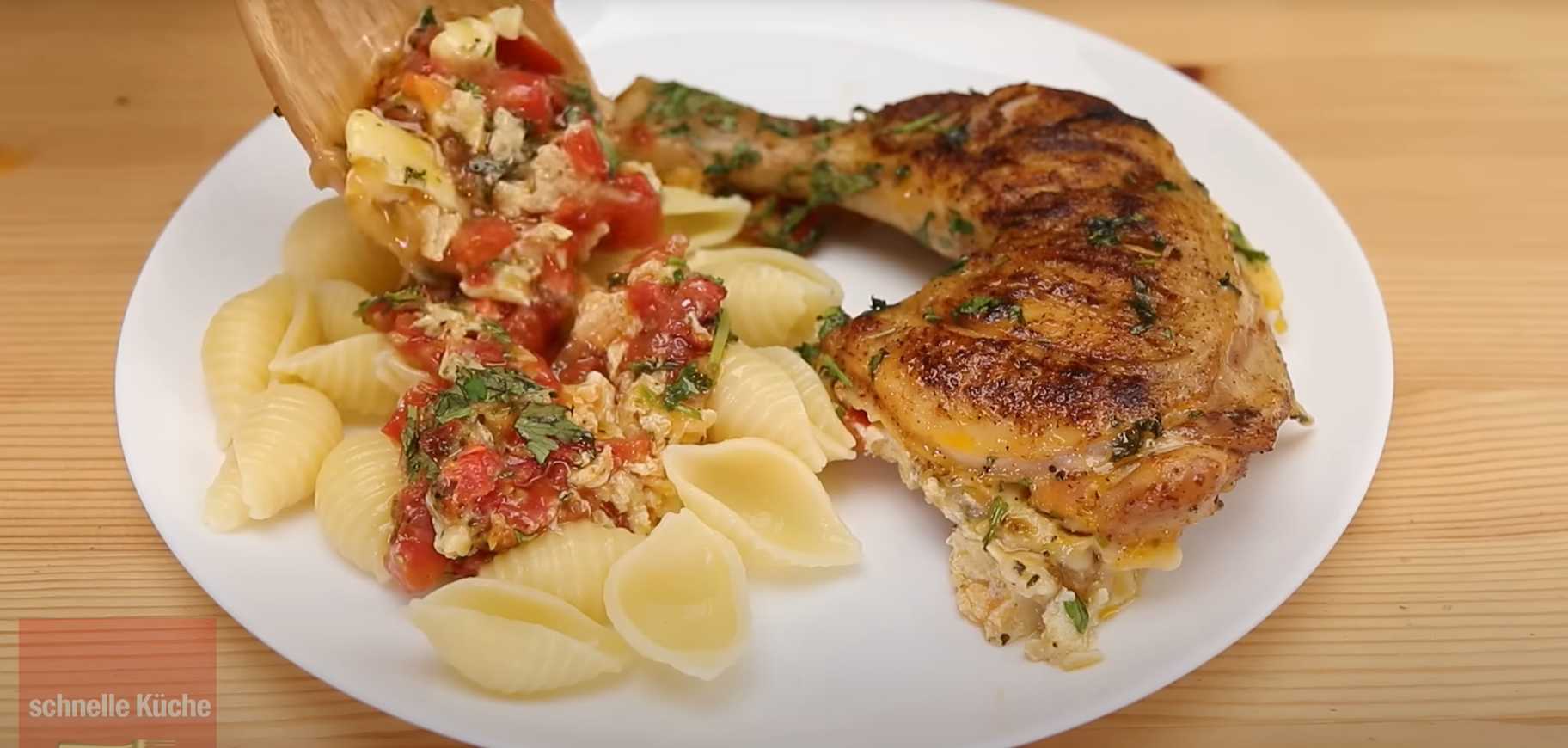 Cuisses de poulet à la poêle avec œufs et tomates - Étape 14