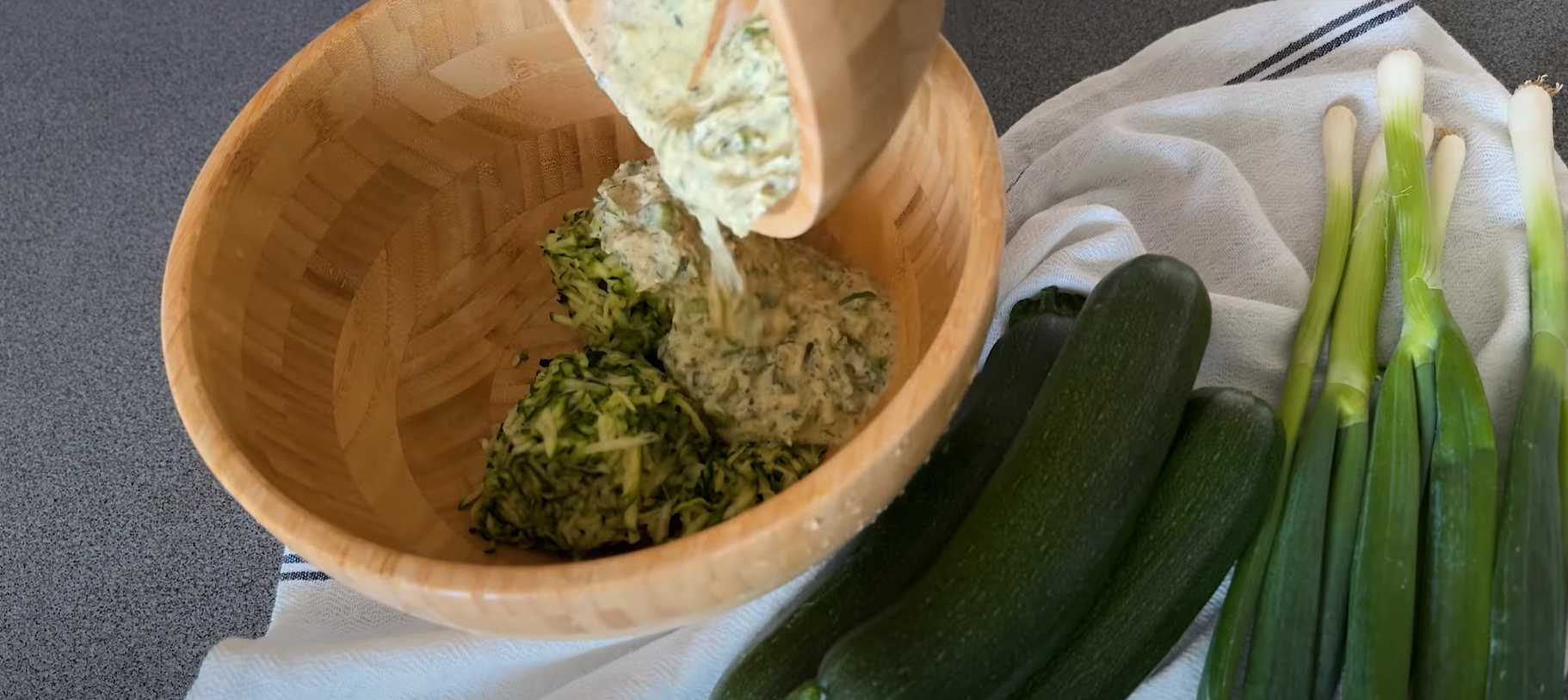 Crêpes de courgettes cuites dans un gaufrier - Étape 5