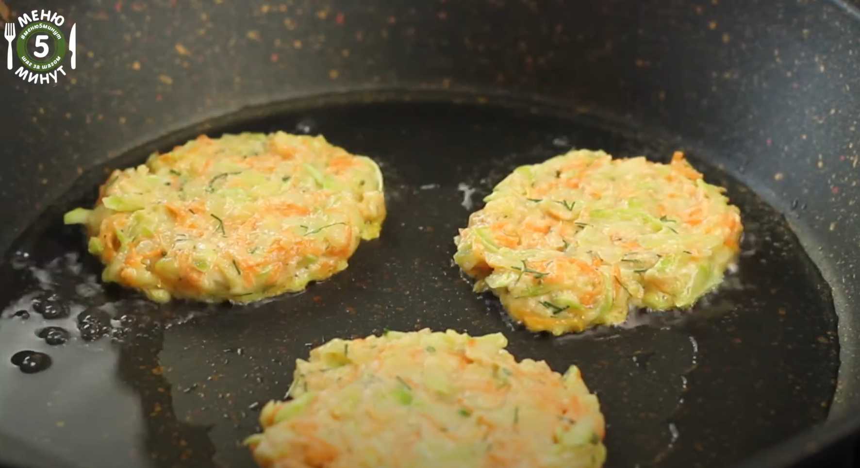 Crêpes de courgettes et de carottes à la poêle - Étape 7