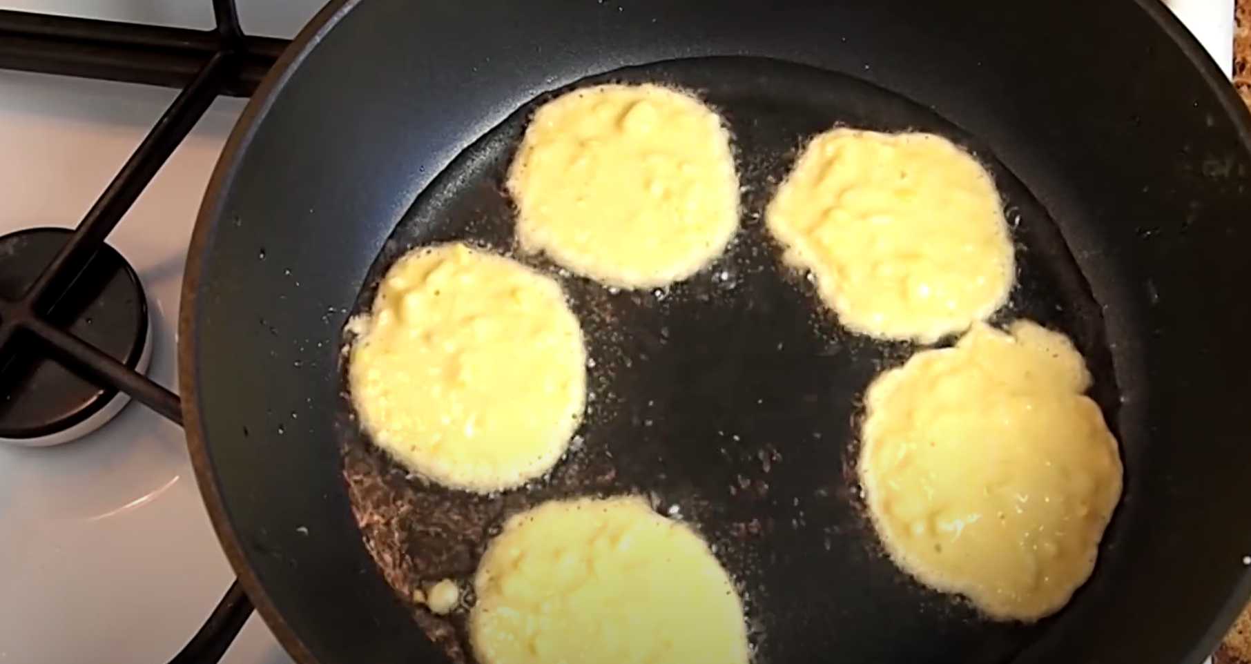 Beignets de courgettes et de pommes à la poêle - Étape 4