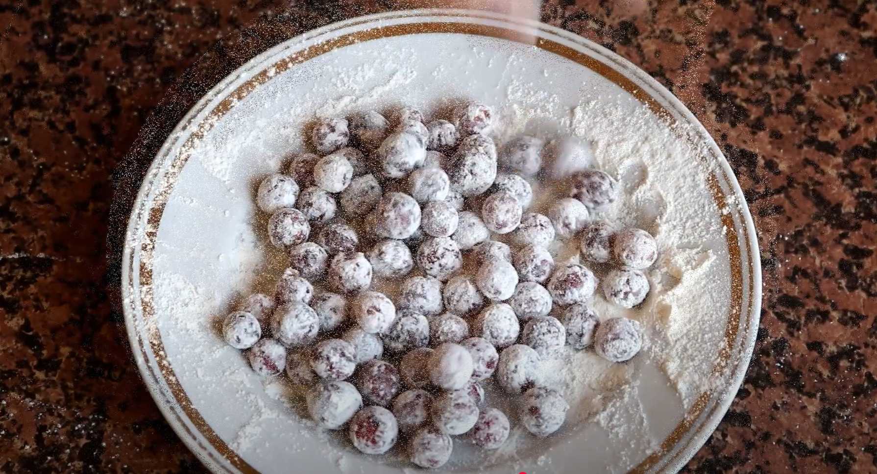 Charlotte aux groseilles - Étape 4