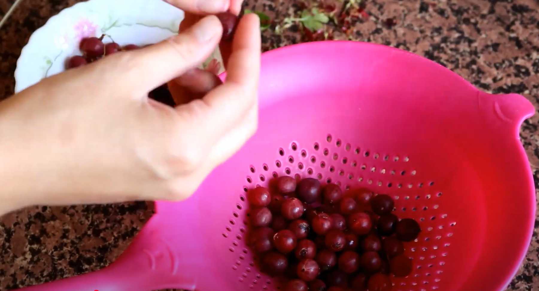 Charlotte aux groseilles - Étape 1
