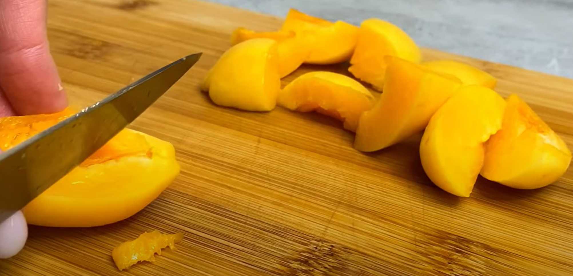 Charlotte aux abricots - Étape 1