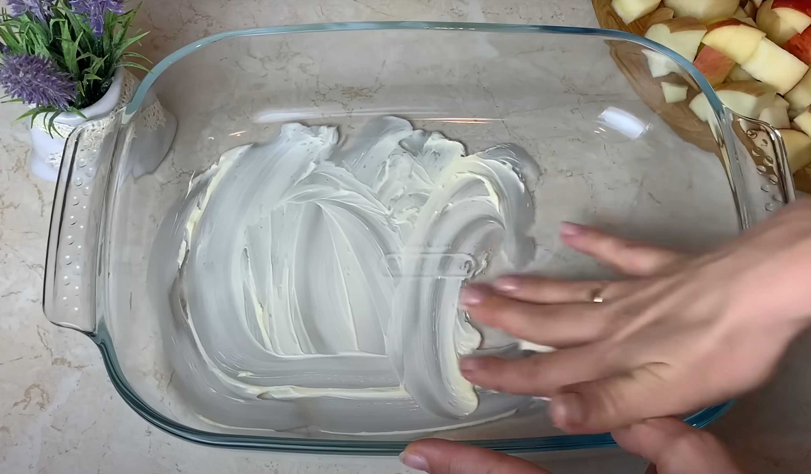 Charlotte aux pommes en gelée - Étape 5