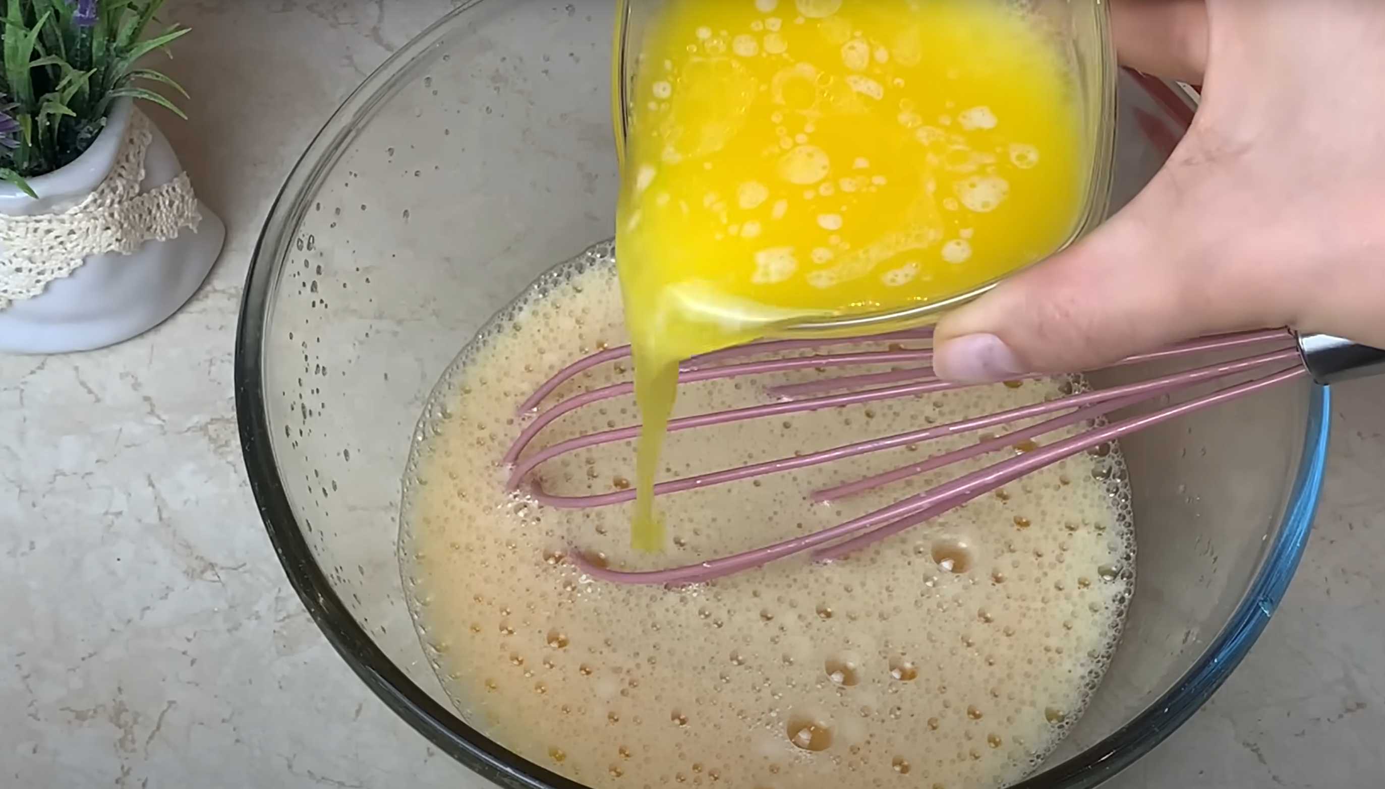 Charlotte aux pommes en gelée - Étape 2