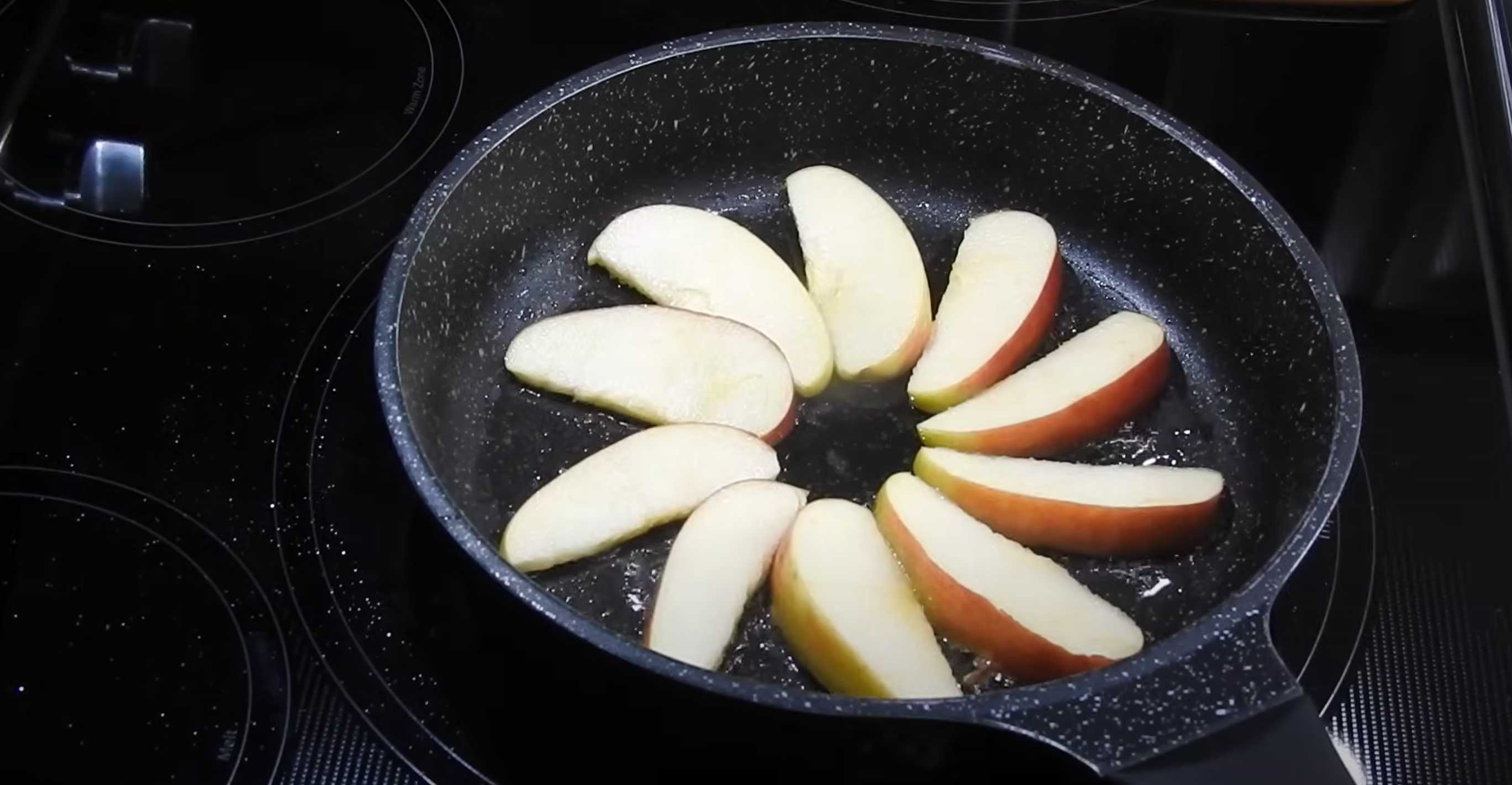 Charlotte aux pommes à la poêle - Étape 7