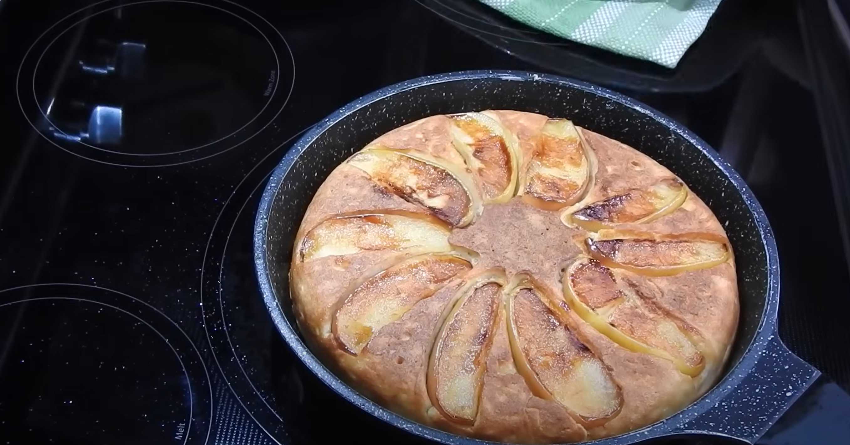 Charlotte aux pommes à la poêle - Étape 11