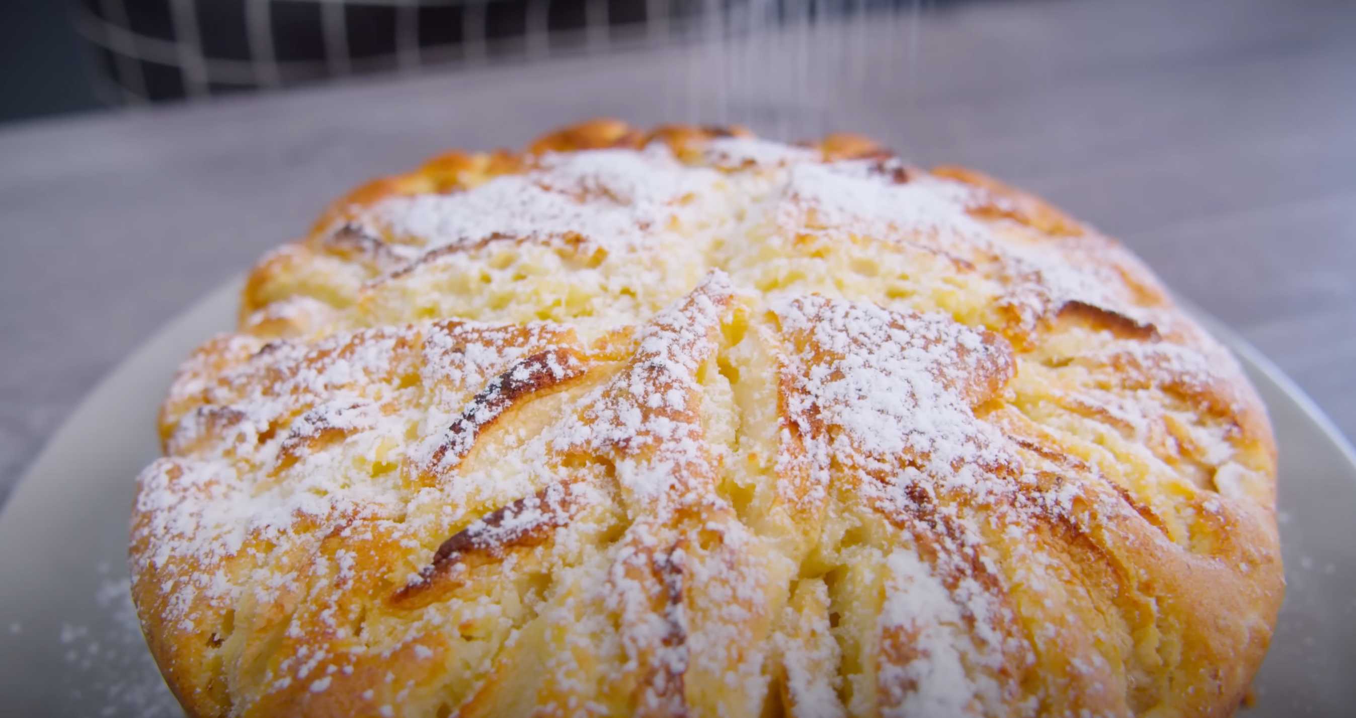 Charlotte au fromage blanc et aux pommes cuite au four - Étape 11