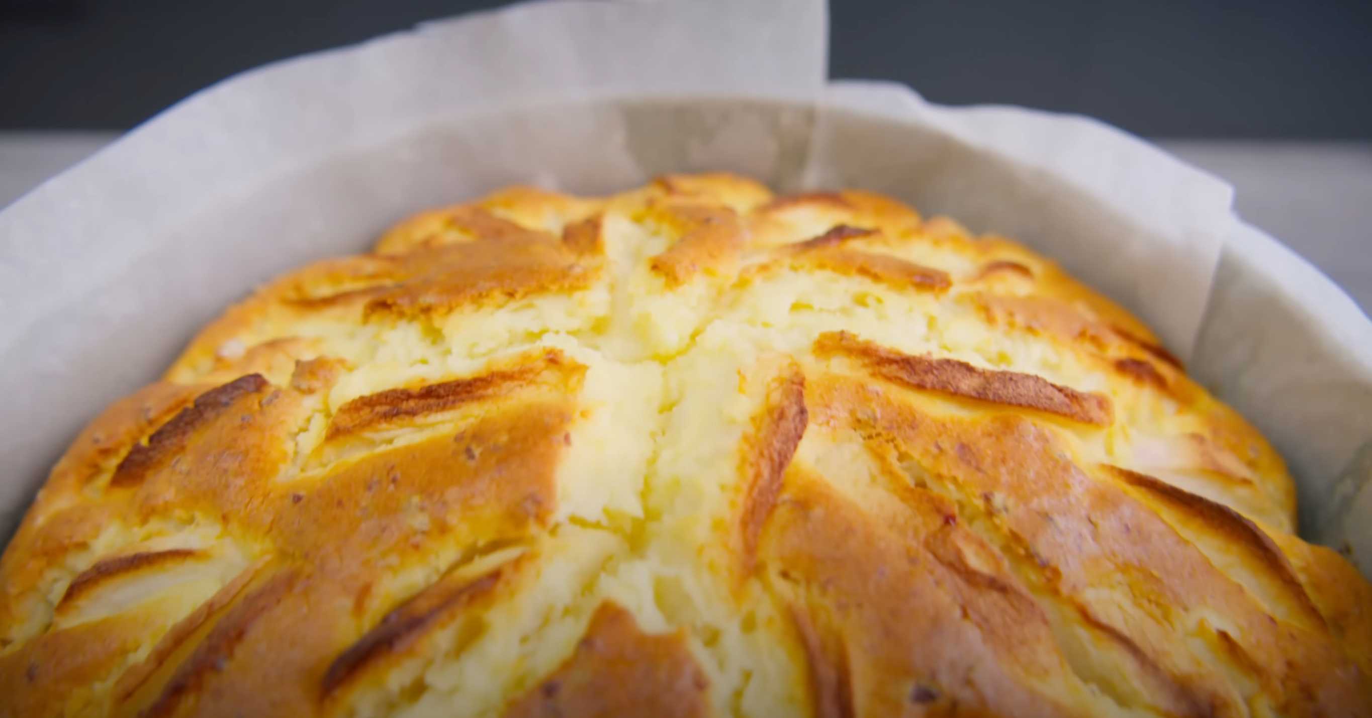 Charlotte au fromage blanc et aux pommes cuite au four - Étape 10