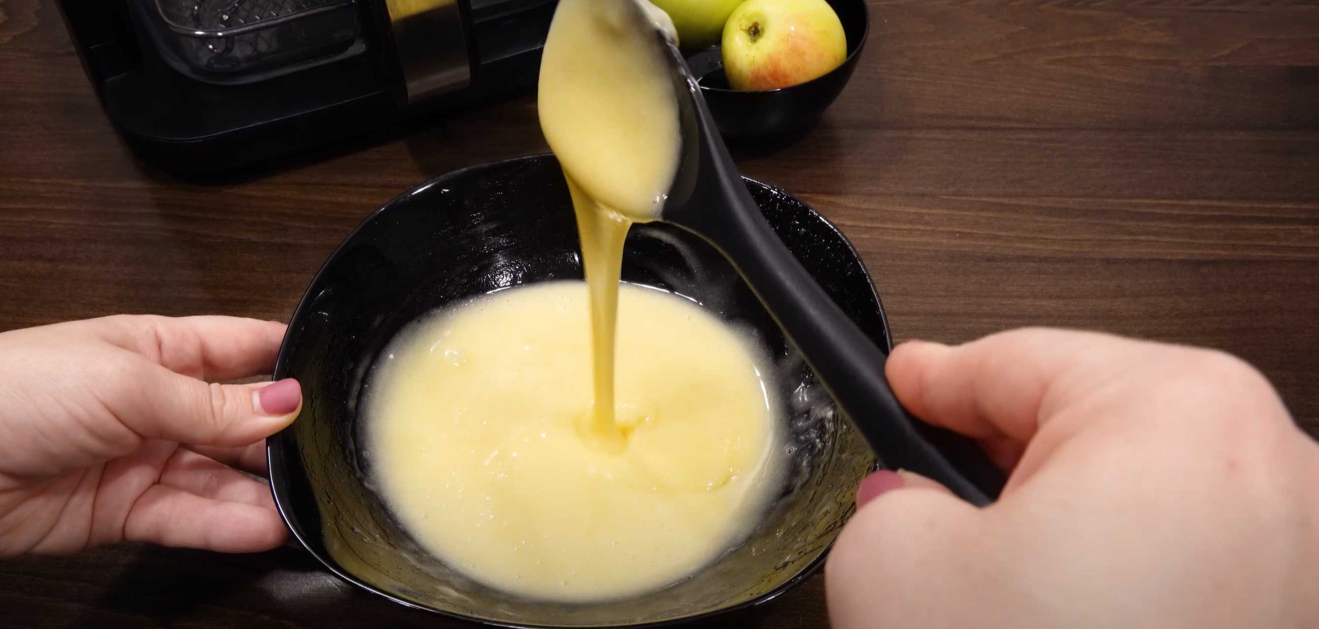 Charlotte dans une friteuse à air chaud - Étape 2