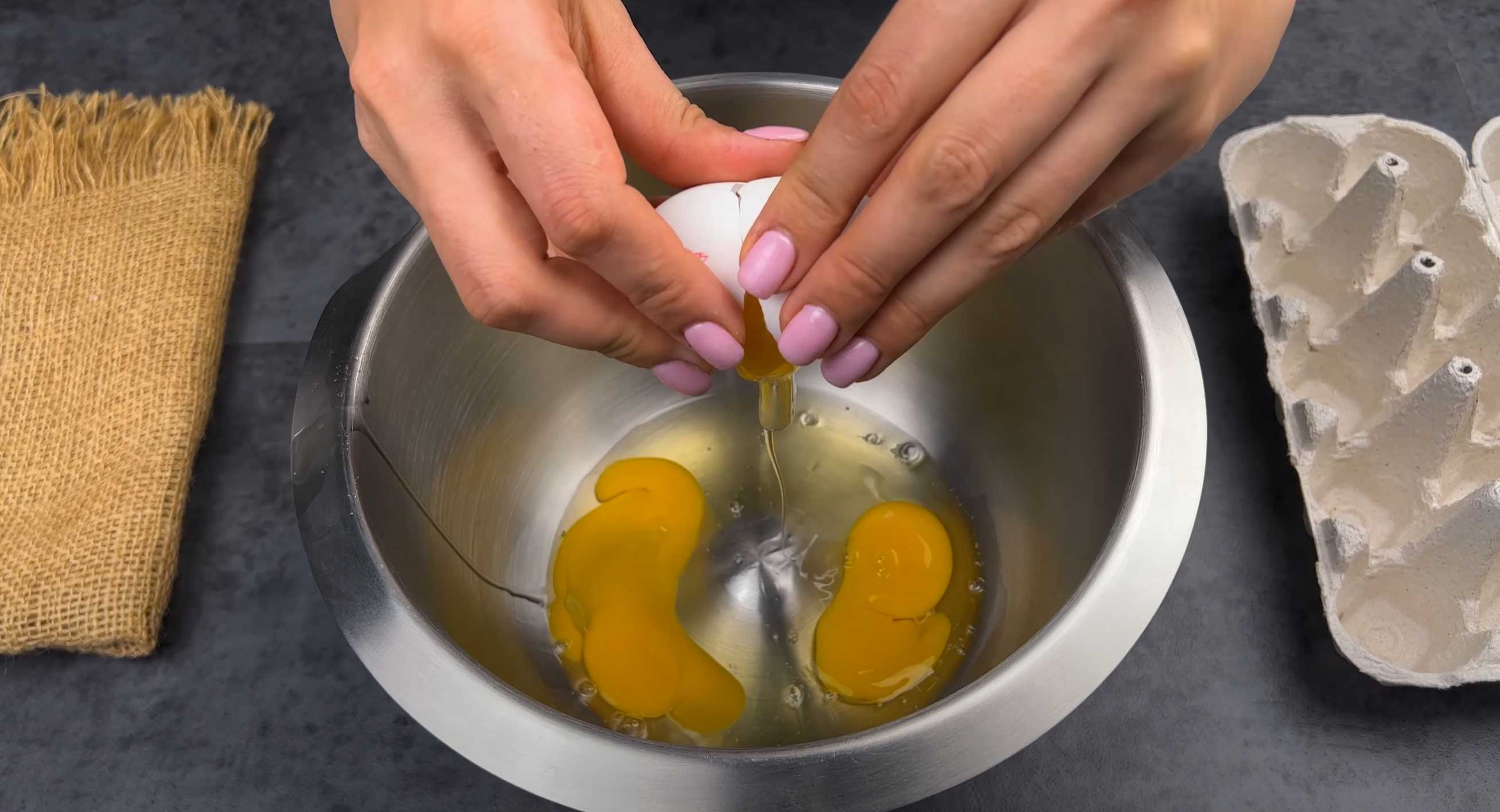 Charlotte aux pommes et à la cannelle - Étape 1