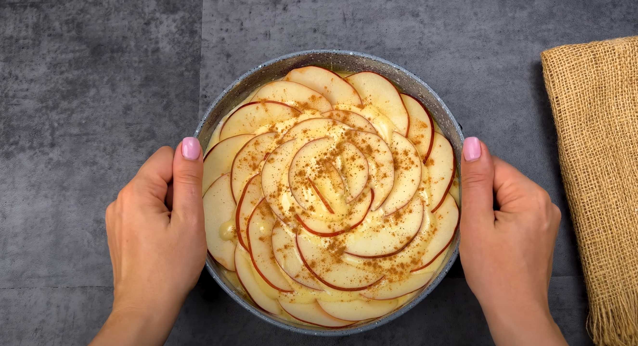 Charlotte aux pommes et à la cannelle - Étape 9