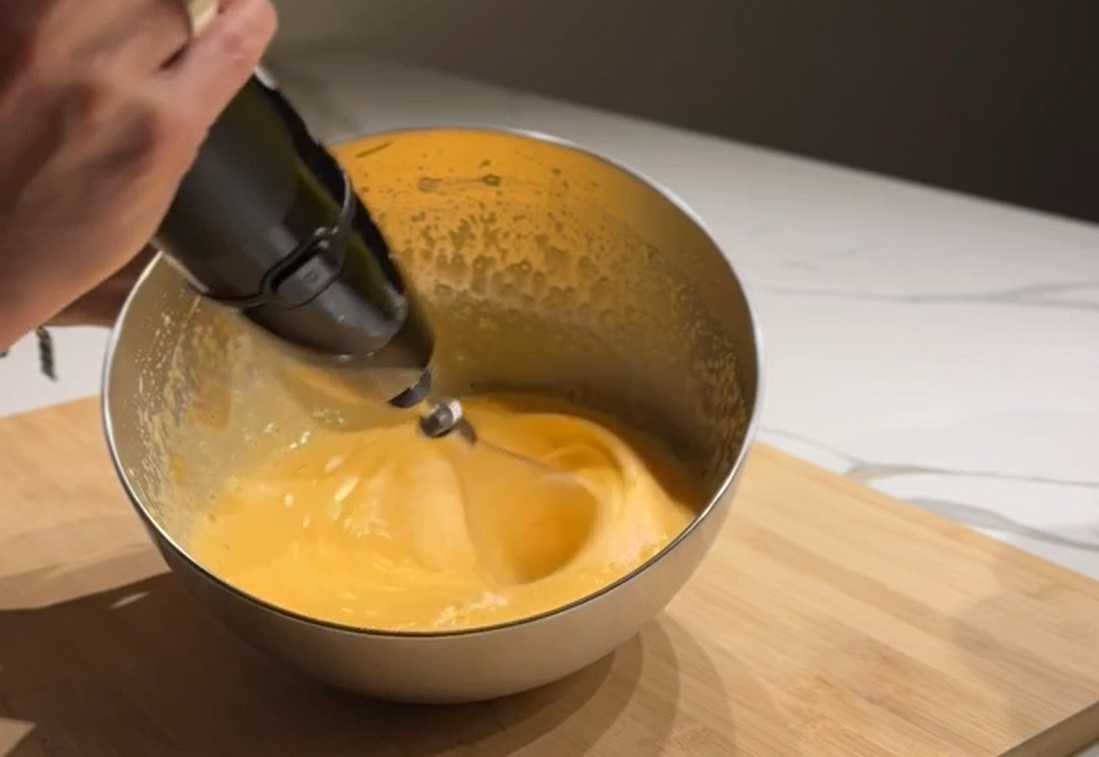 Gâteau éponge aux prunes - Étape 1