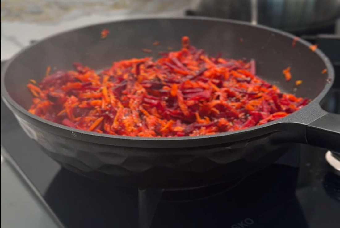 Bortsch traditionnel au bœuf et aux haricots - Étape 3