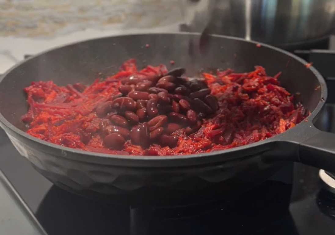 Bortsch traditionnel au bœuf et aux haricots - Étape 4