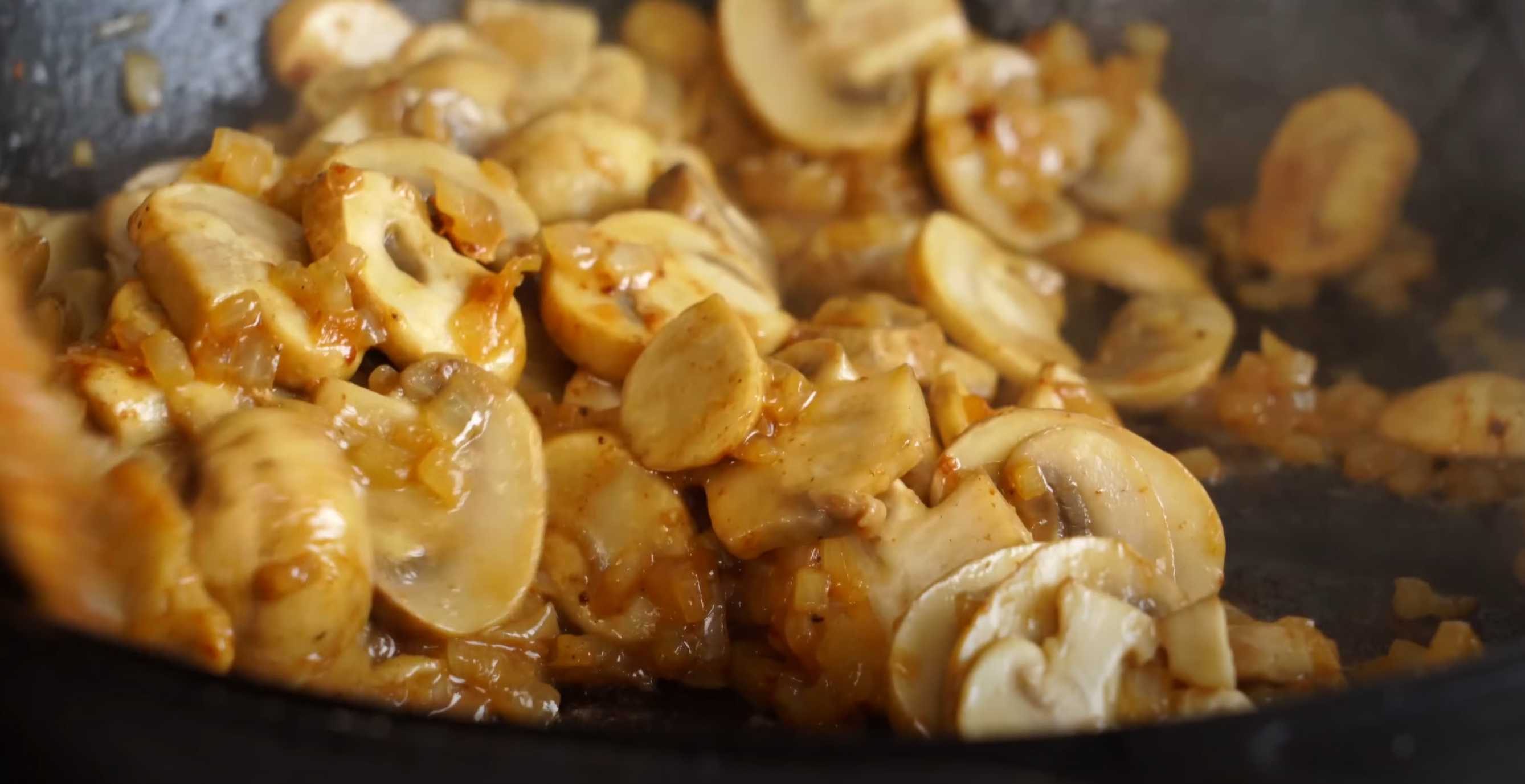 Cuisses de poulet à la sauce crémeuse aux champignons - Étape 5