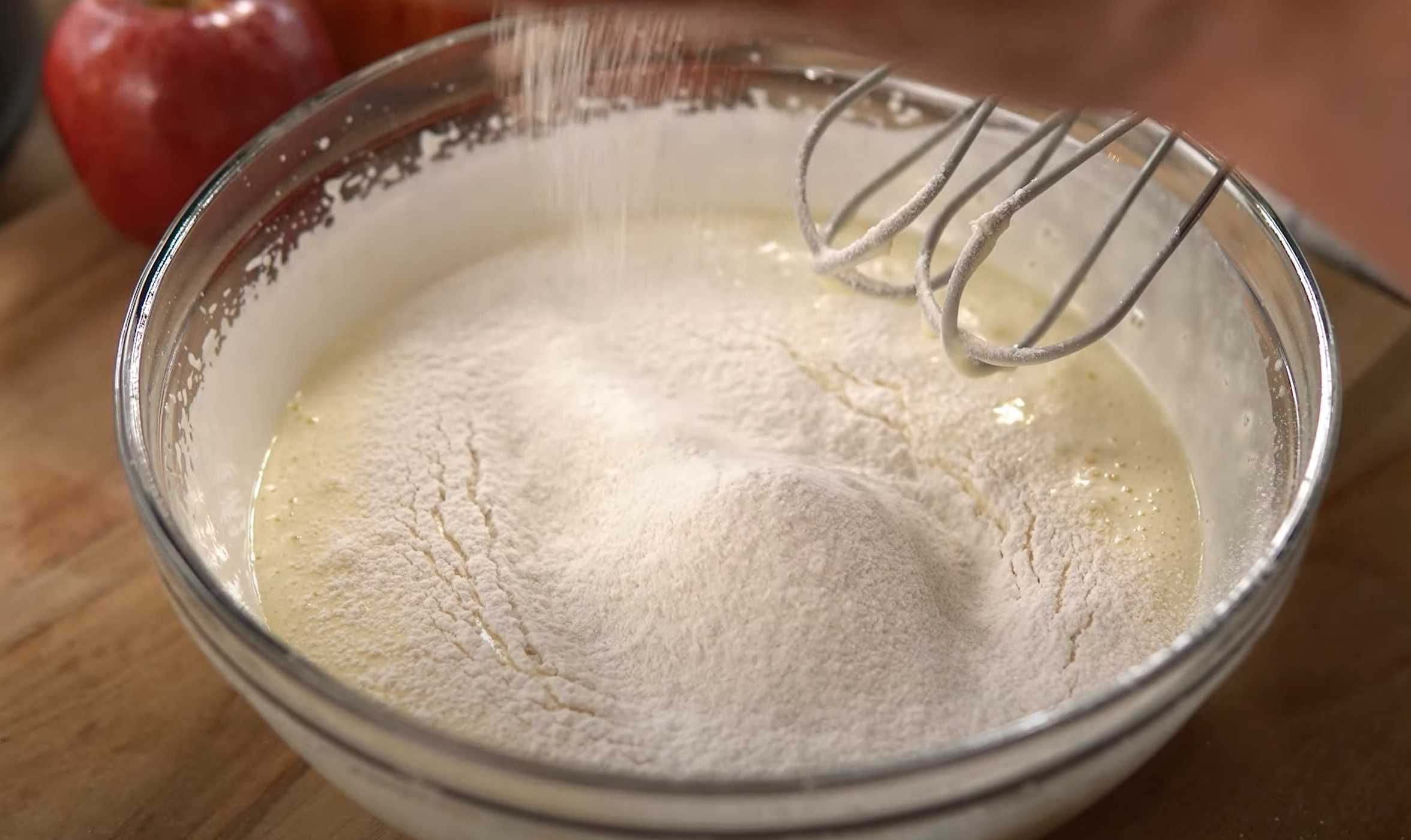 Charlotte à la croûte croustillante - Étape 4 : Préparer la farine