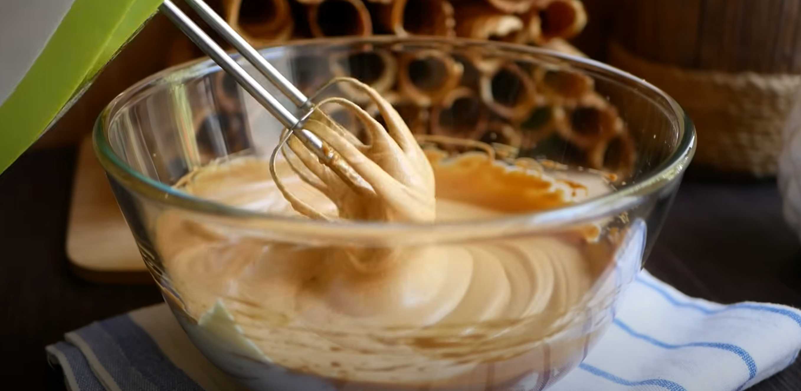 Gaufrettes roulées au lait concentré - Étape 7