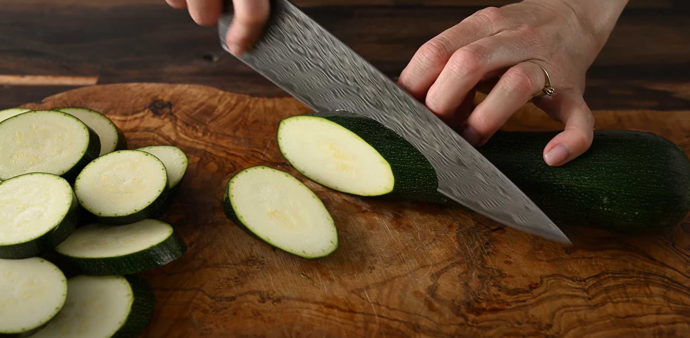 Courgettes cuites au four avec du riz et des noix - Étape 1