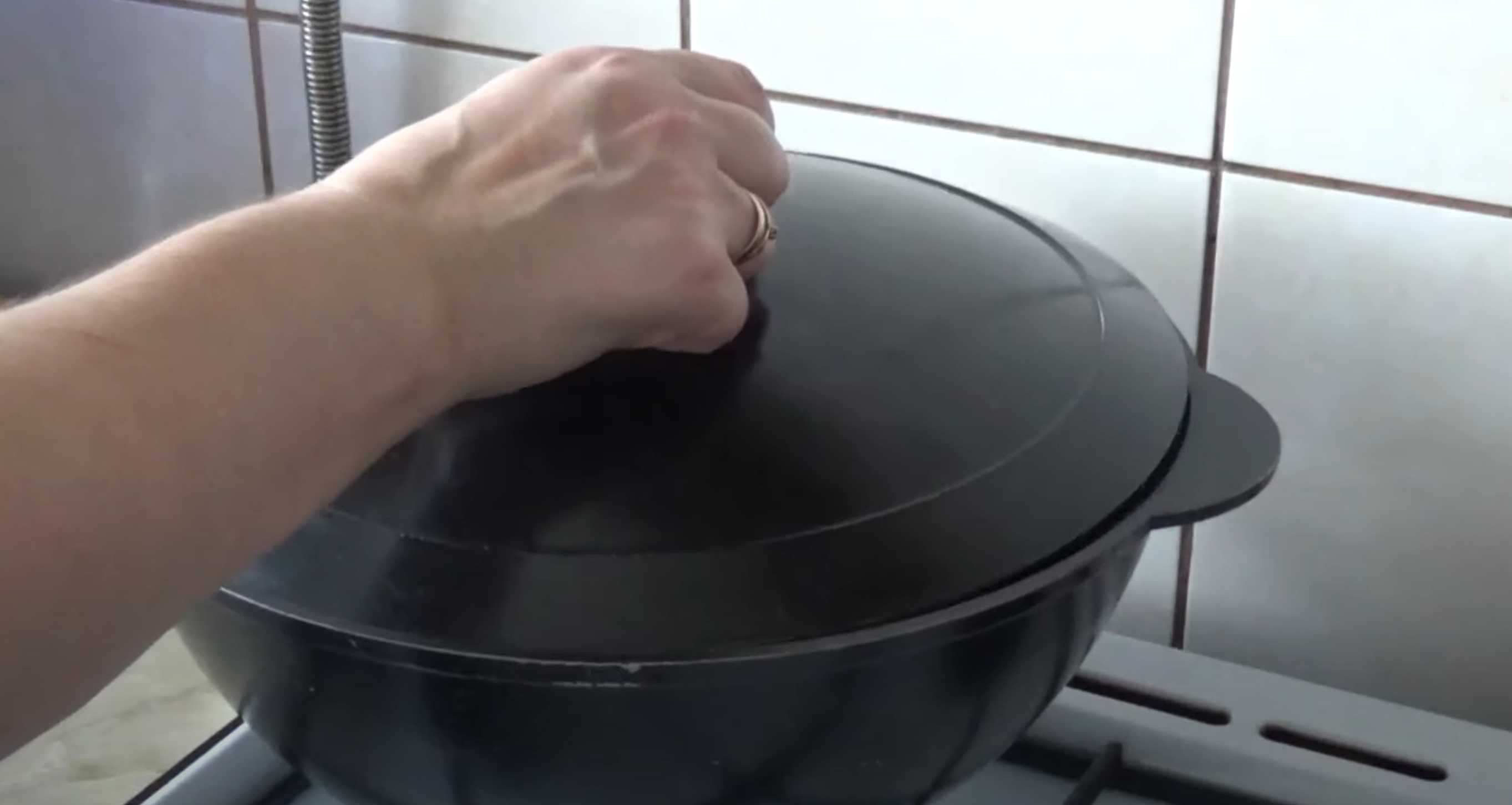 Solyanka aux champignons pour l'hiver en bocal - Étape 4