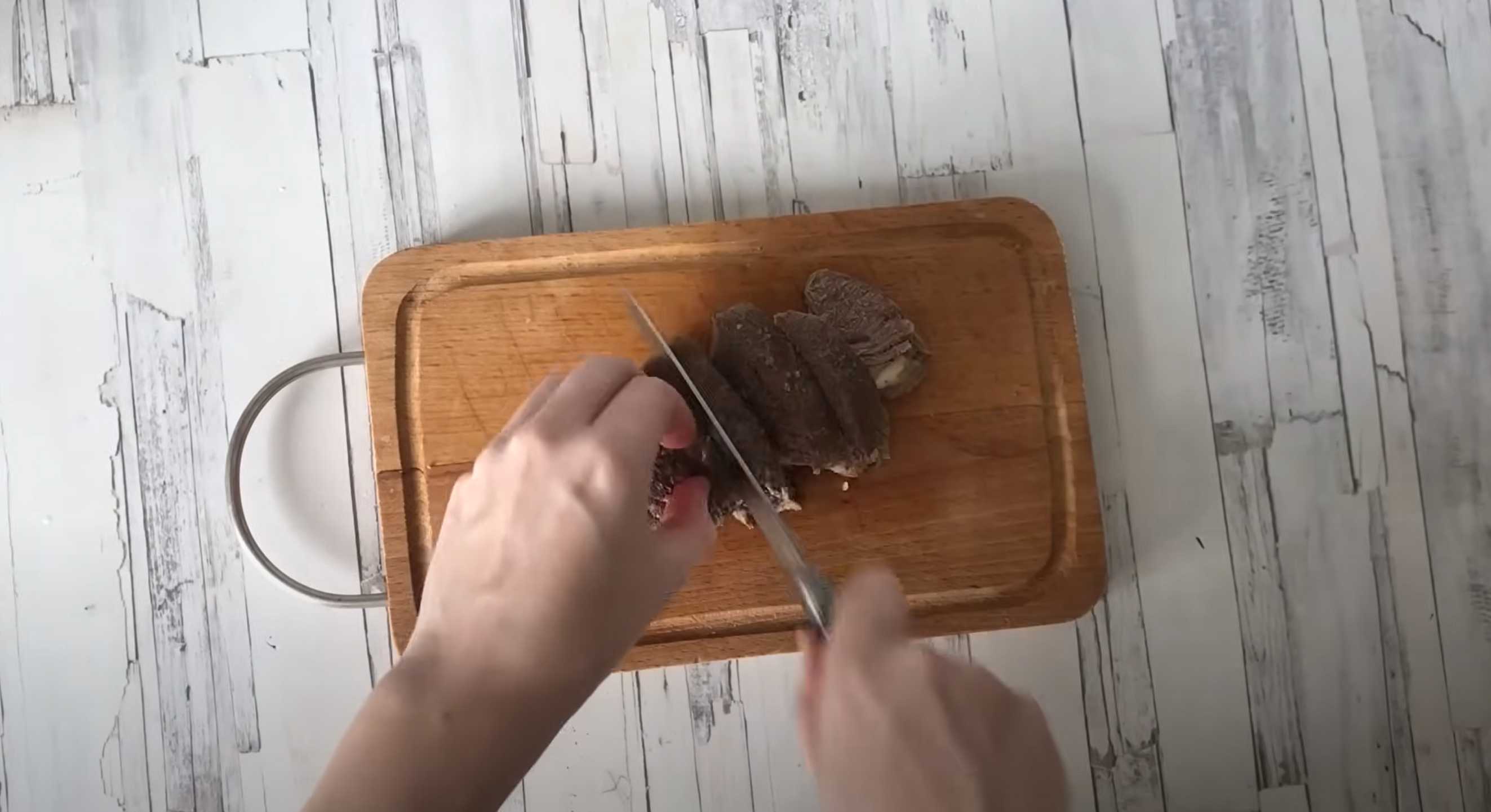 Solyanka classique aux pommes de terre - Étape 2