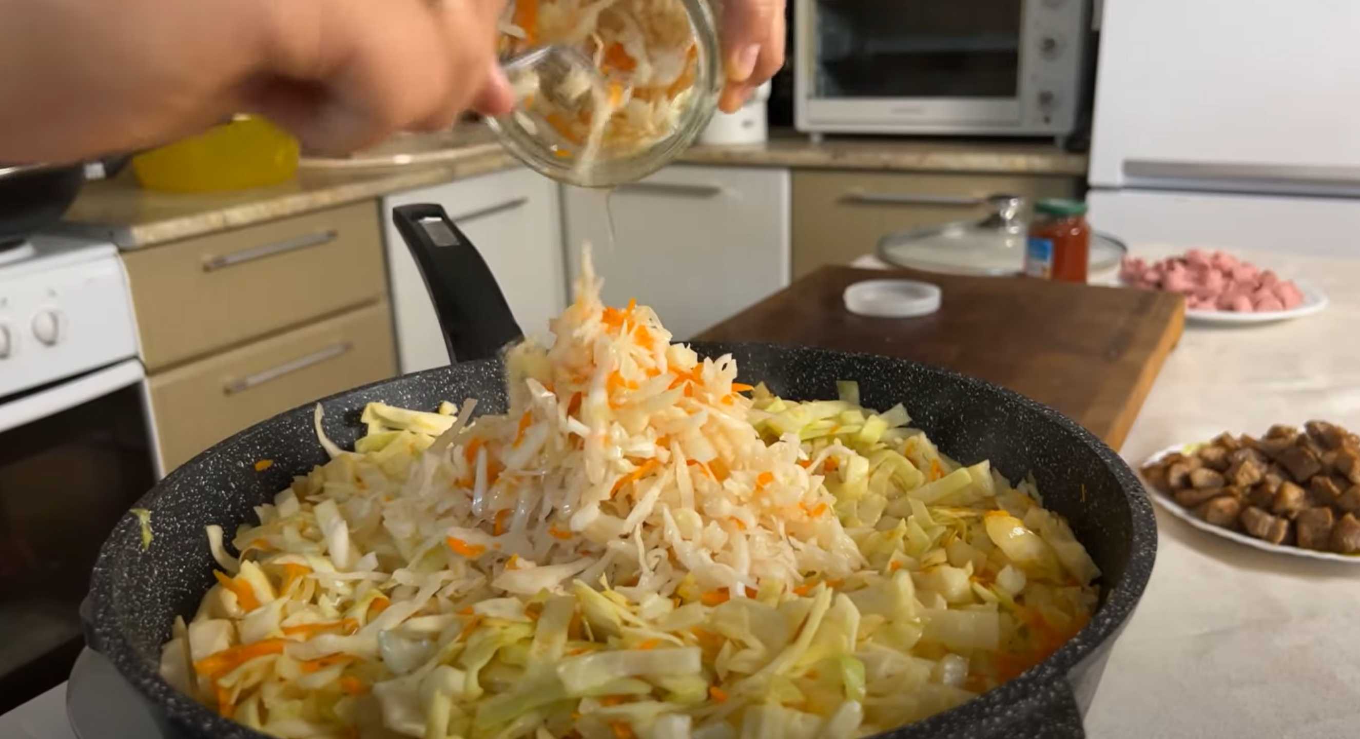 Solyanka au chou et à la viande - Étape 9