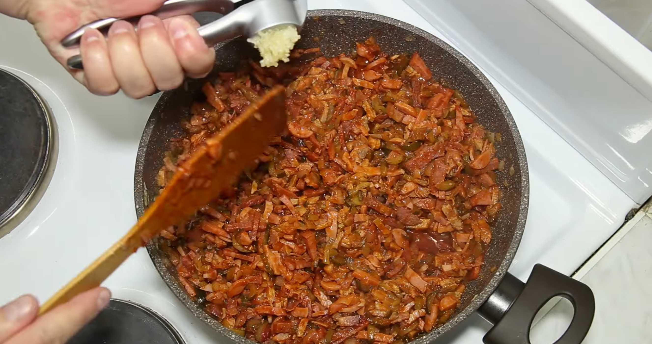 Solyanka végétarienne à la saucisse - Étape 8