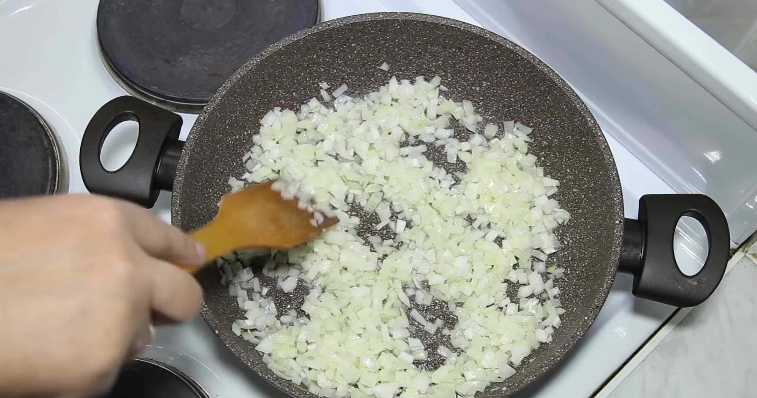 Solyanka végétarienne à la saucisse - Étape 3