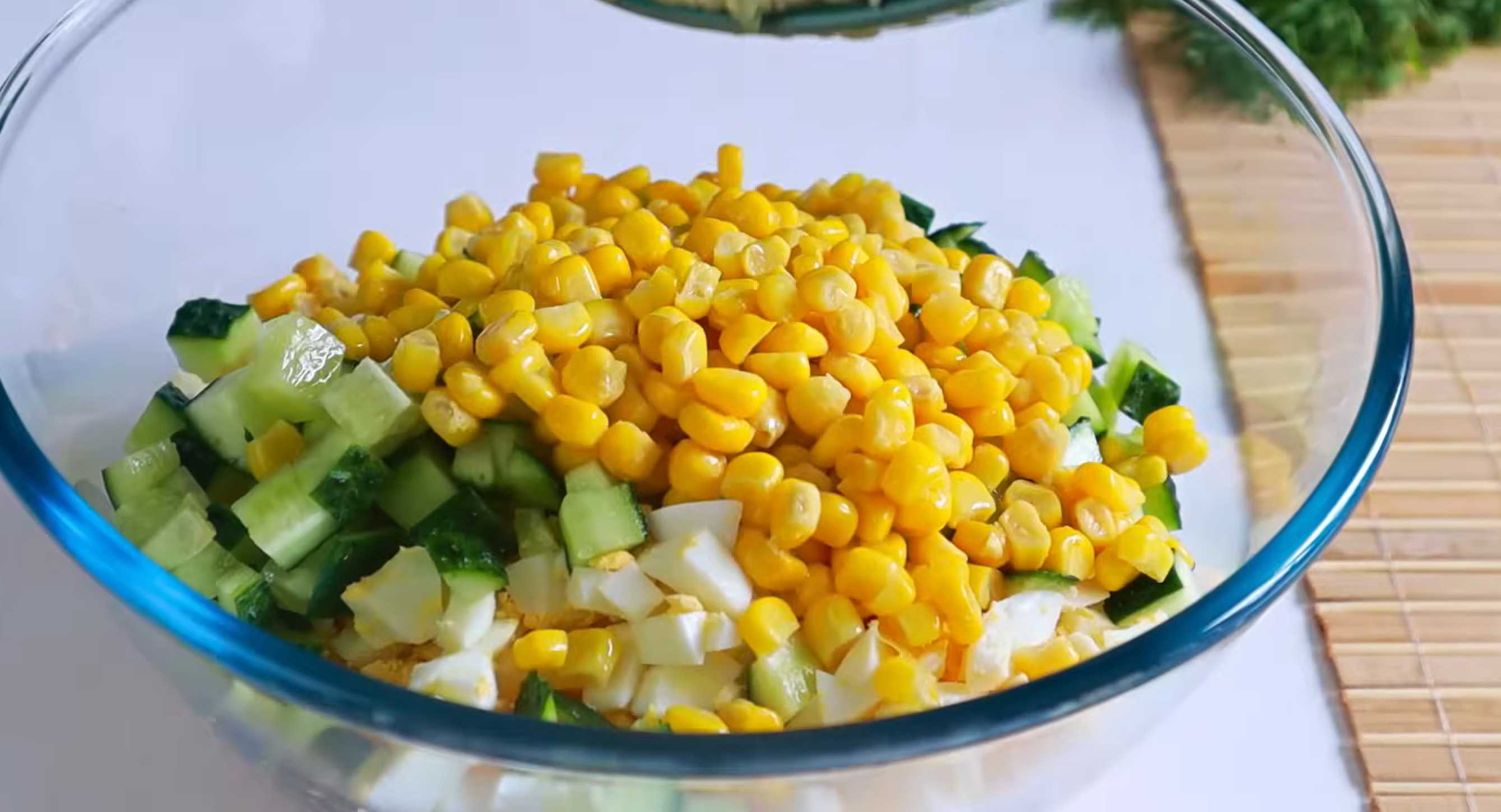Salade de bâtonnets de crabe et de maïs - Étape 9