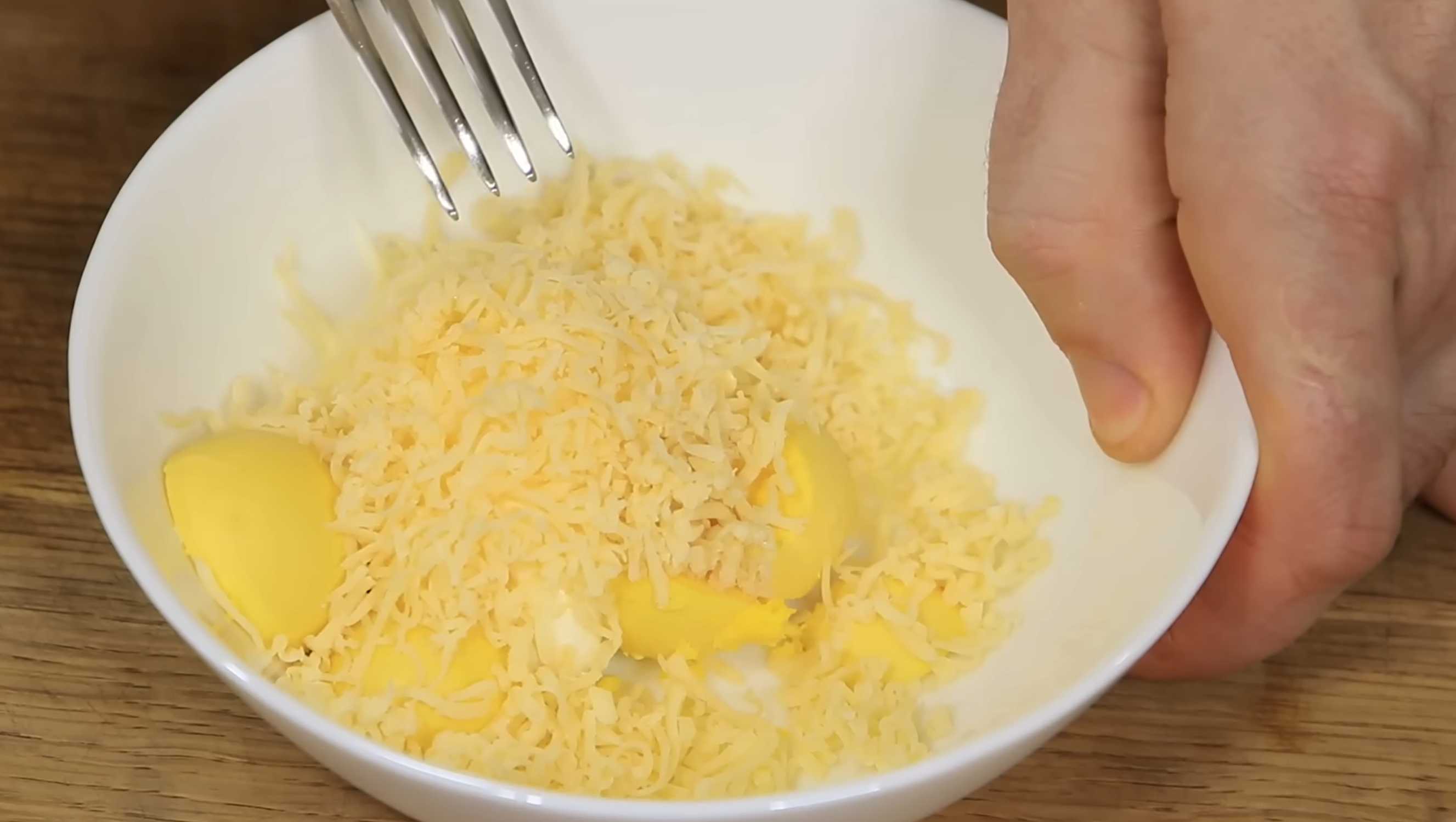 Salade de bâtonnets de crabe et de tomates - Étape 8