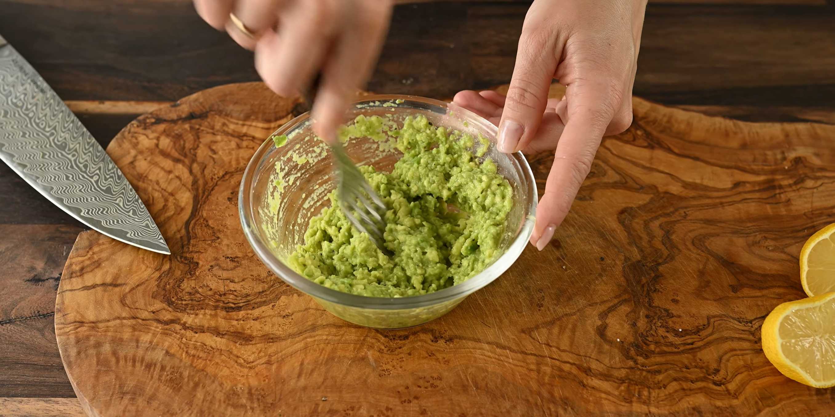 Petit-déjeuner végétalien aux œufs brouillés - Étape 7