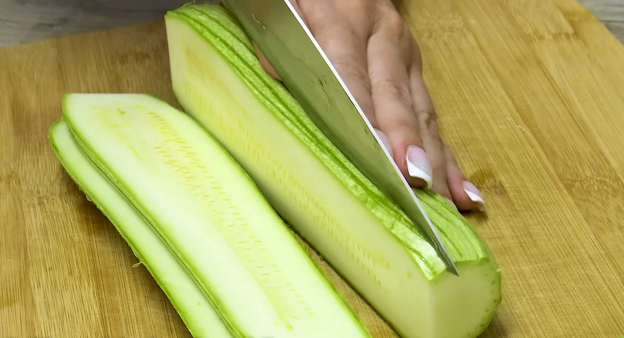 Courgettes frites au fromage et aux œufs - Étape 1