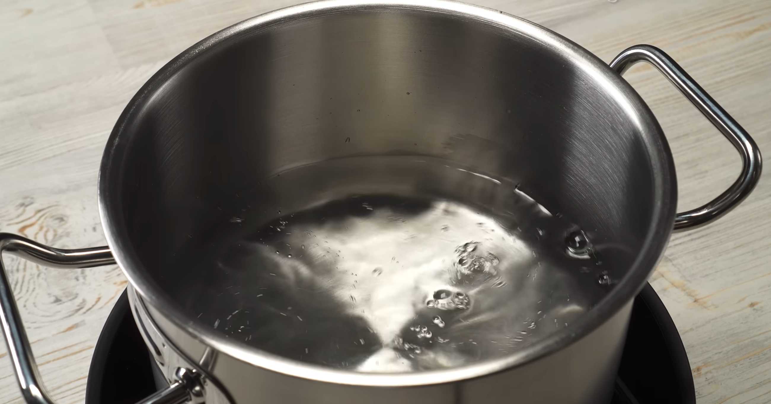 Œufs Bénédicte à la sauce hollandaise - Étape 1