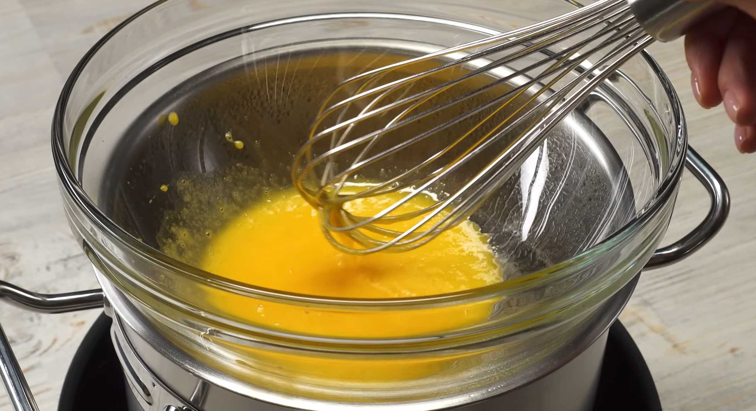 Œufs Bénédicte à la sauce hollandaise - Étape 3