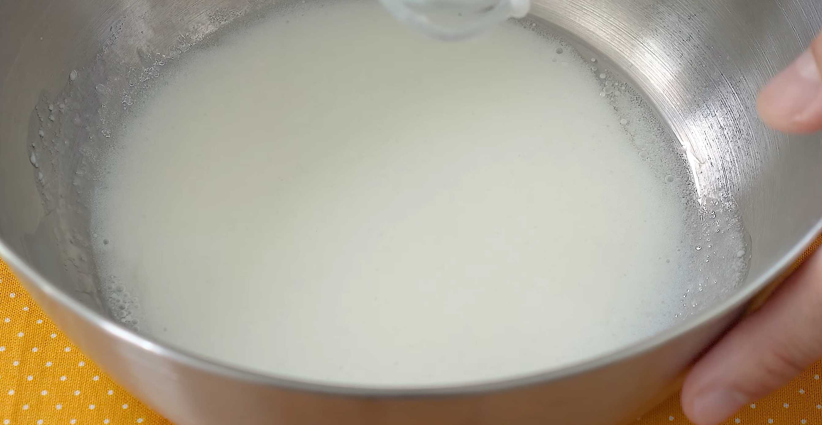 Rouleaux de génoise tendres - Étape 4