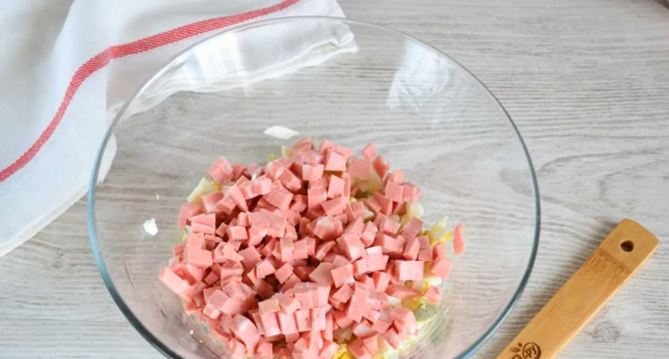 Salade de crabe aux saucisses - Étape 2