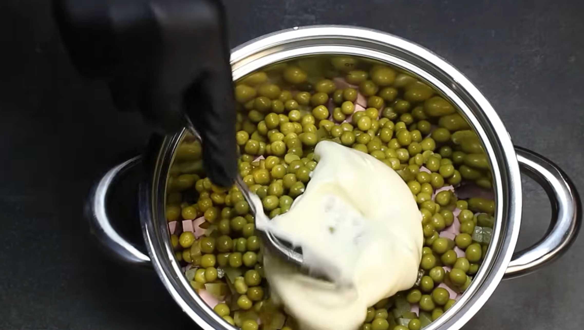 Salade Olivier simple - Étape 8