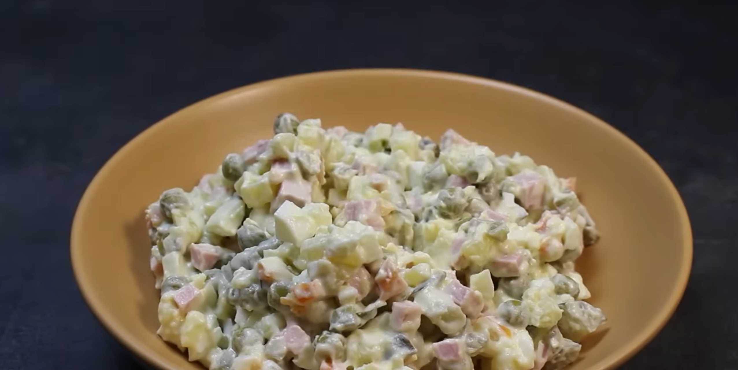 Salade Olivier simple - Étape 9