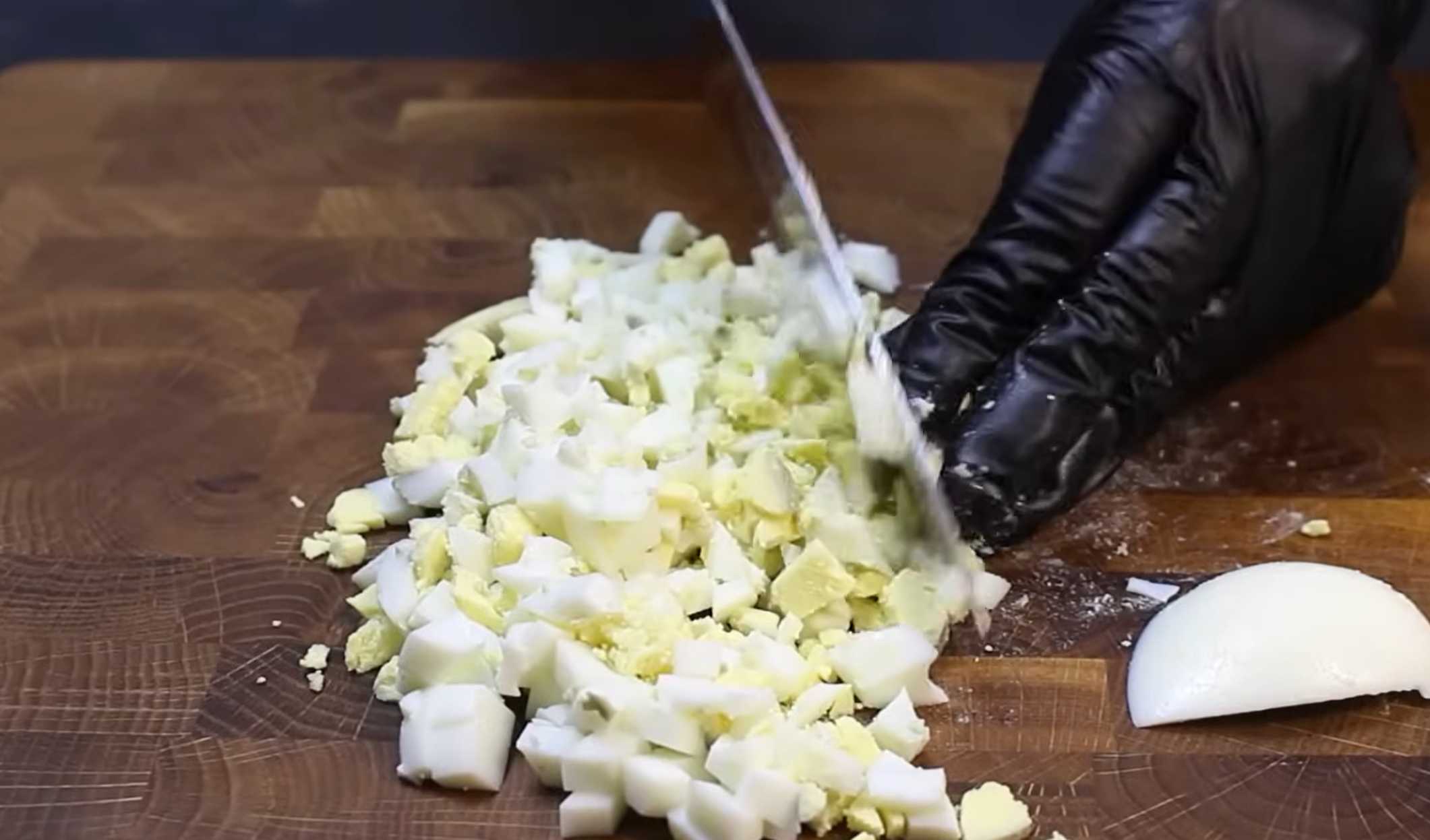 Salade Olivier simple - Étape 5